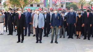 30 AĞUSTOS KEMALPAŞA’DA TÖRENLE KUTLANDI