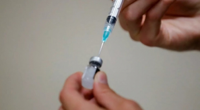 Aşısız çalışan tartışması: İşten çıkarılabilir mi?