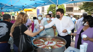 Başkan Kılıç’tan Bucalılara aşure ikramı