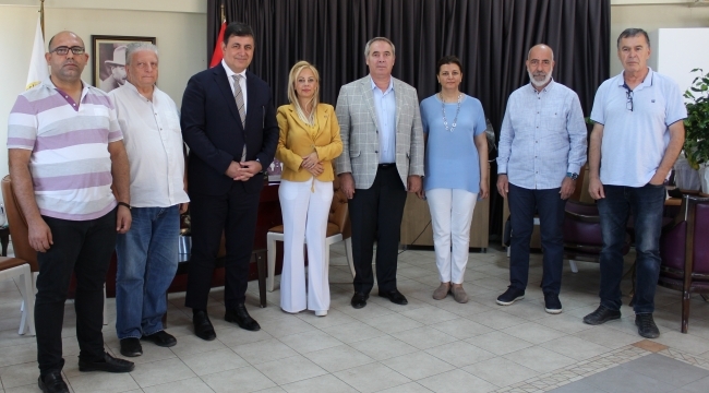 Cemil Tugay'dan İzmir Gazeteciler Cemiyeti'ne Ziyaret