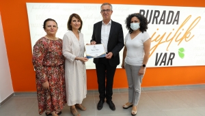 Gaziemir’in “İyilik Merkezi” Sosyal Market 1 yaşında