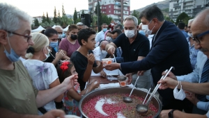 Karşıyaka’da aşure bereketiKarşıyaka’da aşure bereketi