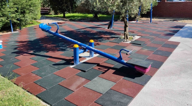 Kemalpaşa Belediyesi Parkları Yeniliyor