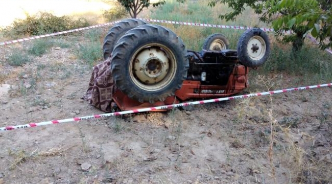 Takla atan traktörün altında kalan çiftçi hayatını kaybetti