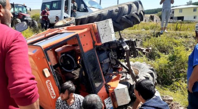 Ardahan'da traktör şarampole yuvarlandı: 2 yaralı
