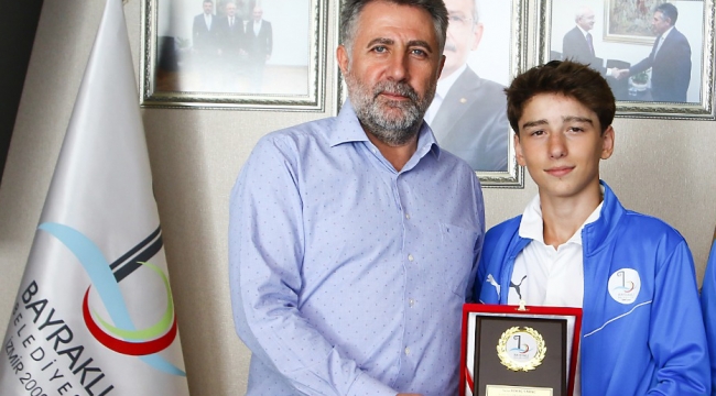 Bayraklılı Güreşçi Miraç Saraç Dünya Şampiyonu Oldu