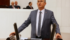 CHP’li Sertel: Saraylara harcanan para ile 84 bin kişilik 84 ayrı yurt yapılabilirdi