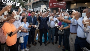 Konak'ta barış güvercinleri uçtu