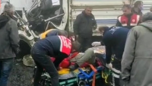 Ardahan'da feci kaza araçlar kafa kafaya çarpıştı 1 kişi ağır yaralı
