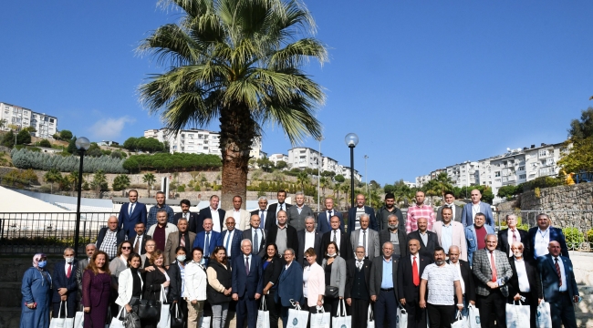 Başkan Selvitopu, Muhtarların Gününü kutladı