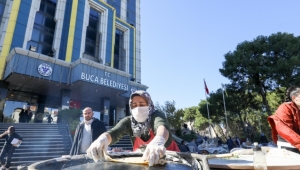 Buca'da köylüden halka satış pazarı