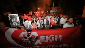 Cumhuriyetin Işıkları Efes Selçuk Sokaklarında