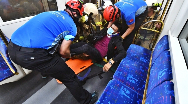 İzmir Metrosu’nda başarılı kurtarma operasyonu