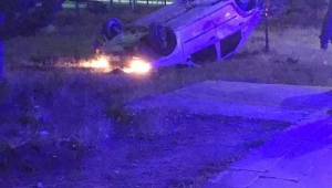 Kars'ta otomobil öğrencilere çarptı!