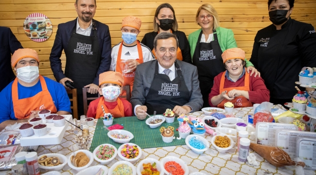 Konak Engelsiz Yaşam Köyü’nde özel çocuklar, “Birlikte Lezzete Engel Yok” dedi