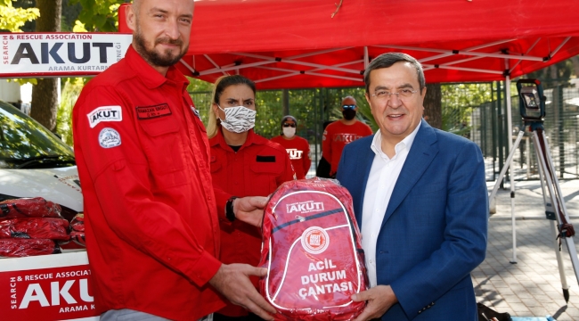 Konak’ta depreme hazırlık tatbikatı yapıldı