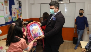 Buca Belediyesi’nden öğrencilere kırtasiye desteği