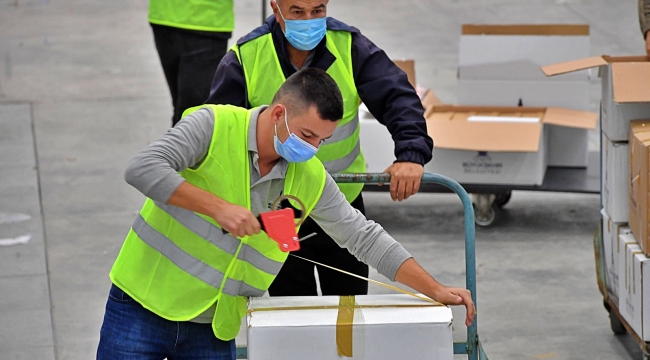 İzmir Büyükşehir Belediyesi’nin, “Kara Kış Destek Hattı” hizmete girdi