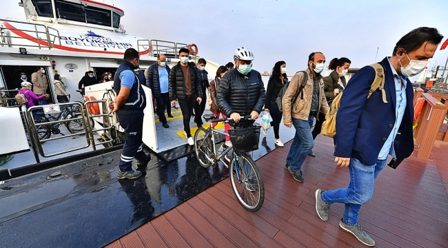 İzmir'de bisikletle vapura binmek 5 kuruş!