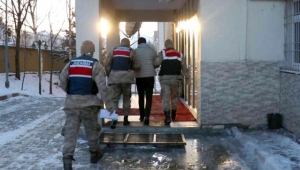Ardahan'da 5 ayrı suçtan aranan zanlı tutuklandı
