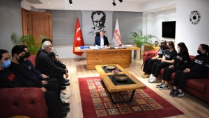 Genç sporculardan Başkan İduğ’a ziyaret