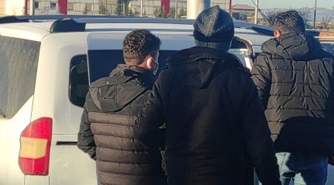 Kars'ta FETÖ'nün askeri yapılanmasında 1’i kadın 3 astsubay gözaltına alındı
