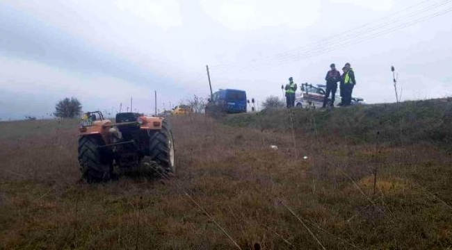 Yoldan çıkan traktör tarlaya uçtu: 1 yaralı