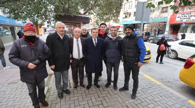 Başkan Batur sahada, esnafın yanında