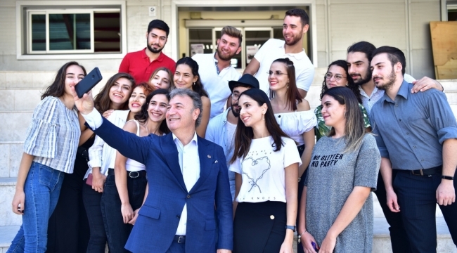 Başkan İduğ İzmir'de sosyal medyanın lideri