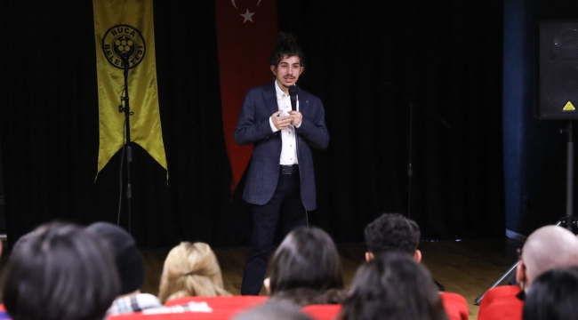 Mikrofon Bucalı öğrencilerde