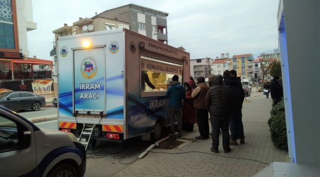 Soğuk Kış Günlerinde Çorba ve Çaylar Kemalpaşa Belediyesinden