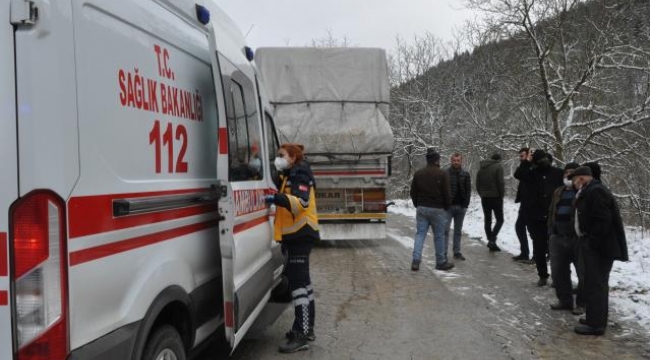 Tırla çarpışan otomobildeki 4 kişi yaralandı