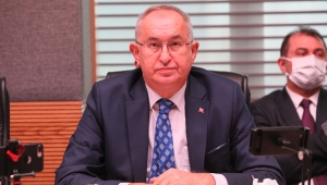 Türksat yönetiminde bir kişi dışında hepsi çift maaşlı