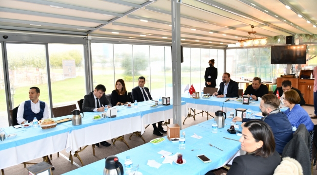 Başkan Gümrükçü Banka Müdürleriyle Bir Araya Geldi