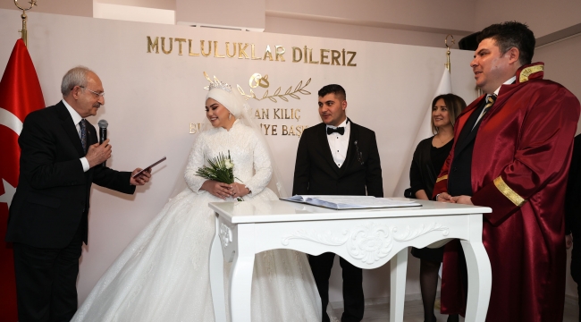 Buca’da ilk nikâh Kılıçdaroğlu’ndan