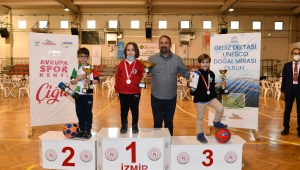 Çiğli'de Satranç Turnuvası Heyecanı