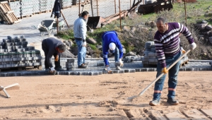Çukurköy yollarına parke taşı döşendi