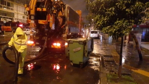 İzmir’de şiddetli yağış ve dolu etkili oldu