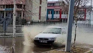 Ardahan'da eriyen kar su baskınlarına yol açtı