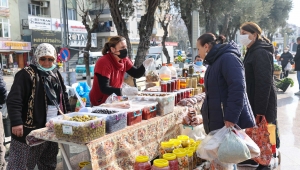  Buca’da kadınlar üretiyor, tüketicinin yüzü gülüyor