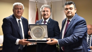 Dökümcü esnafından Başkan İduğ'a plaketli teşekkür