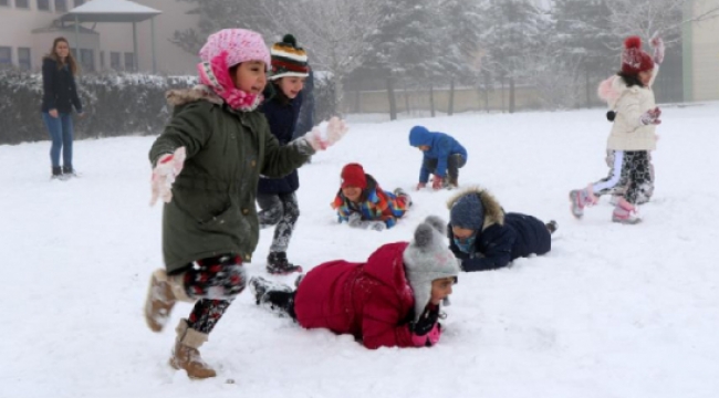 Kar geri döndü! Eğitime kar engeli... İşte okulların tatil olduğu iller