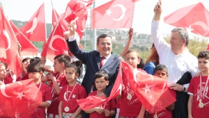 23 Nisan Konak’ın dört bir yanında kutlandı