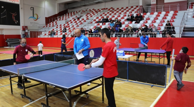 Bayraklı’da 23 Nisan coşkusu sporla başladı!