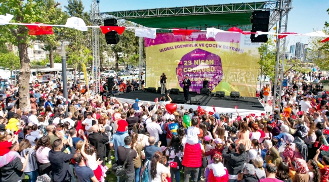 Bayraklı’da 23 Nisan coşkusu