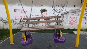 Konak'ta çocuk parkına saldırı