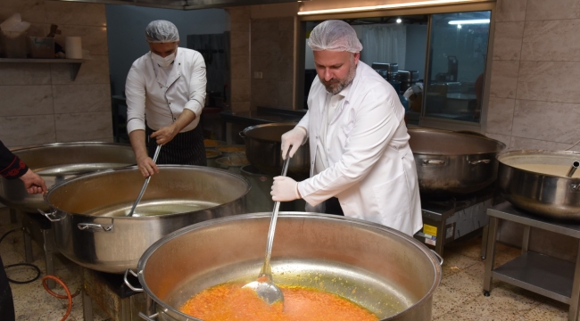 Menemen'de iftarlıklar Pehlivan'dan