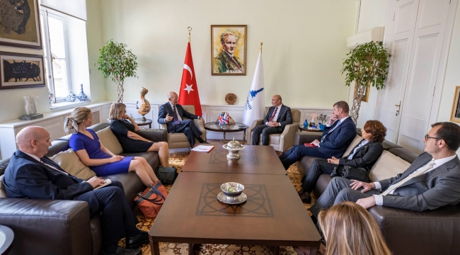 İngiltere Büyükelçisi’nden İzmir Büyükşehir Belediyesi’ne ziyaret