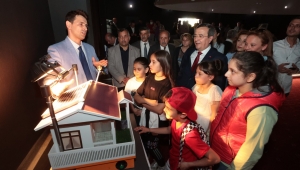 Konak Sancar Maruflu Bilim Merkezi’nde Keşfe yolculuk başladı