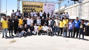 Modifiyeli araç tutkunları Menemen'de buluştu